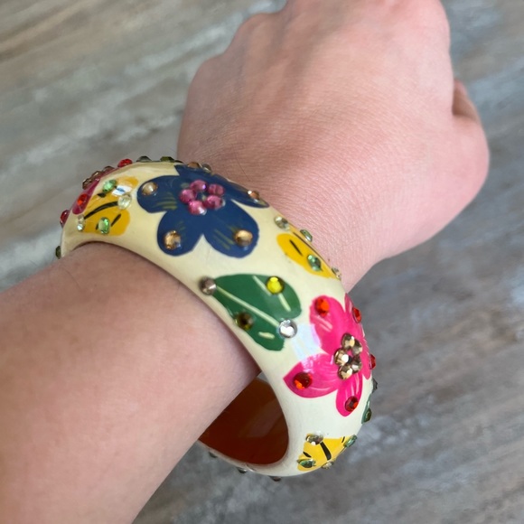 Cara New York Wood Bangle Bracelet - Picture 5 of 6